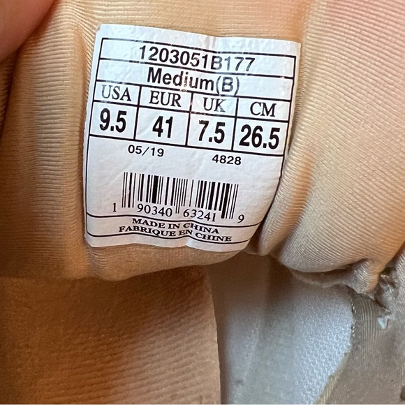 Brooks Ghost 12 Vanilla Sprinkles Limited Edition Sneakers - Picture 7 of 14